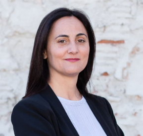 <em>Violeta P.</em>